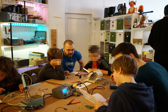 Datei:News loetworkshop kinder.jpg