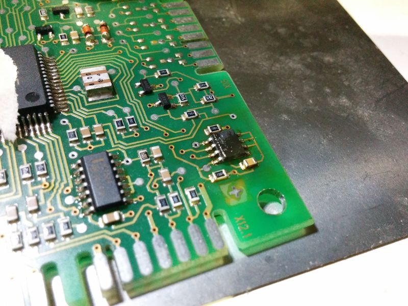 Datei:Induktion eeprom resoldered.jpg