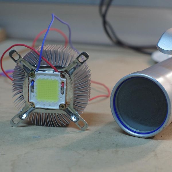 Datei:Tauchlampe quad.jpg