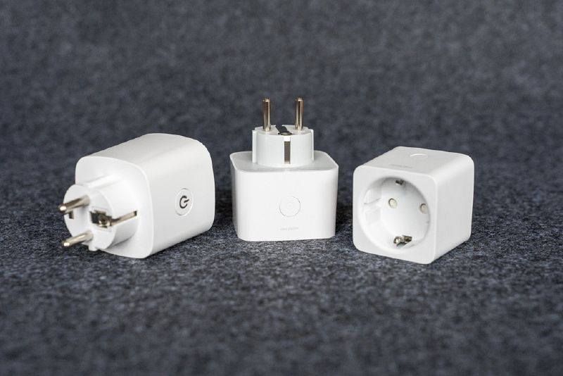 Datei:Zigbee-power-sockets 1024.jpg