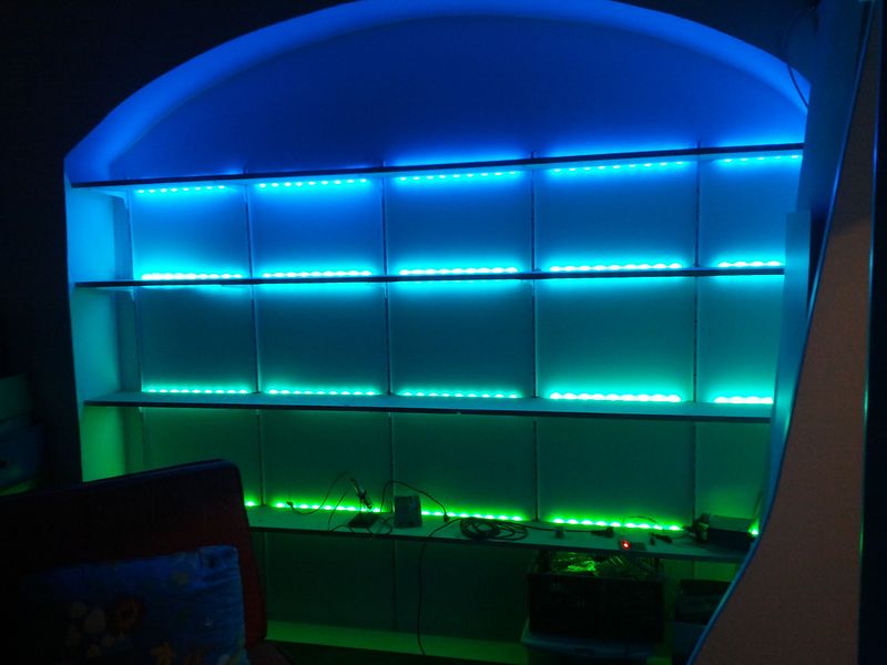 Datei:Rgb led regal.jpg