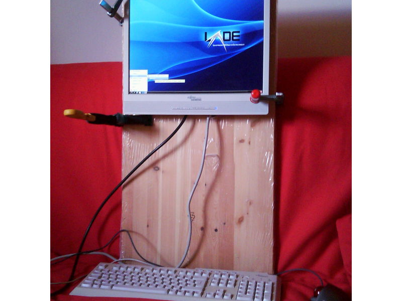 Datei:Alt-pc-nutzung-monitor-brett.jpg